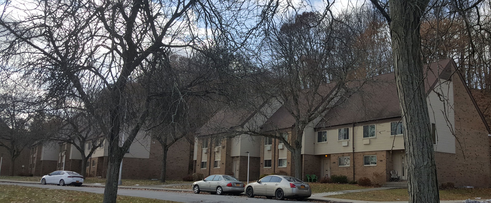 Lake Street Apartments / Belvedere Housing LP Low housing in